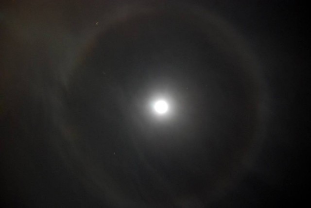 Эффект гало вокруг луны2. Ташкент 1 января 2010